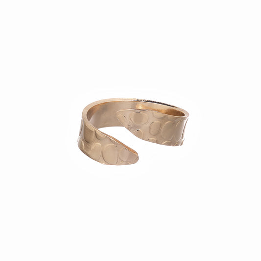 KENDA KIST® HAMMERED WRAP RING