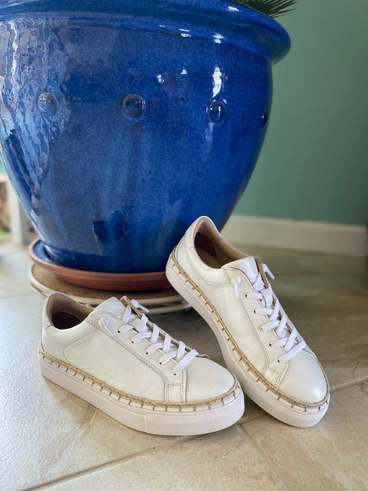 Em Belish Pearl Leather Sneaker