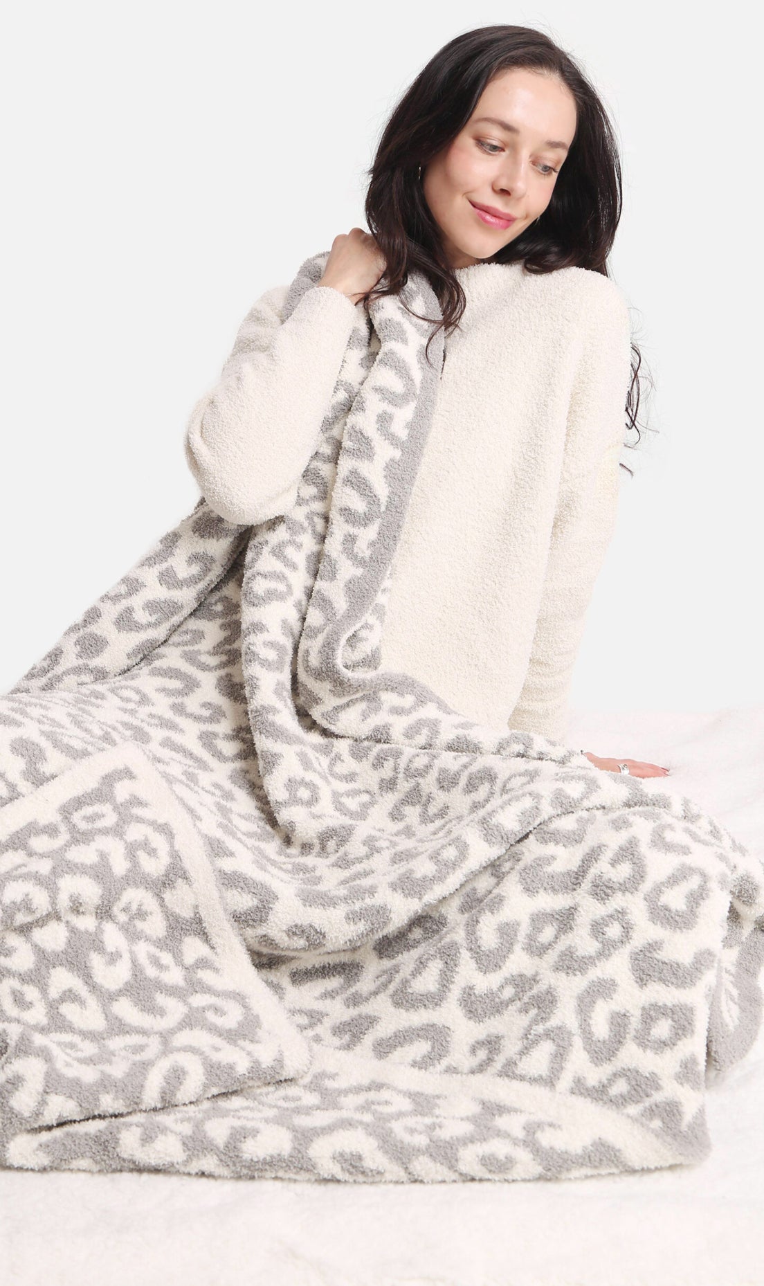 ComfyLuxe Throw Blanket- Gray Cheetah