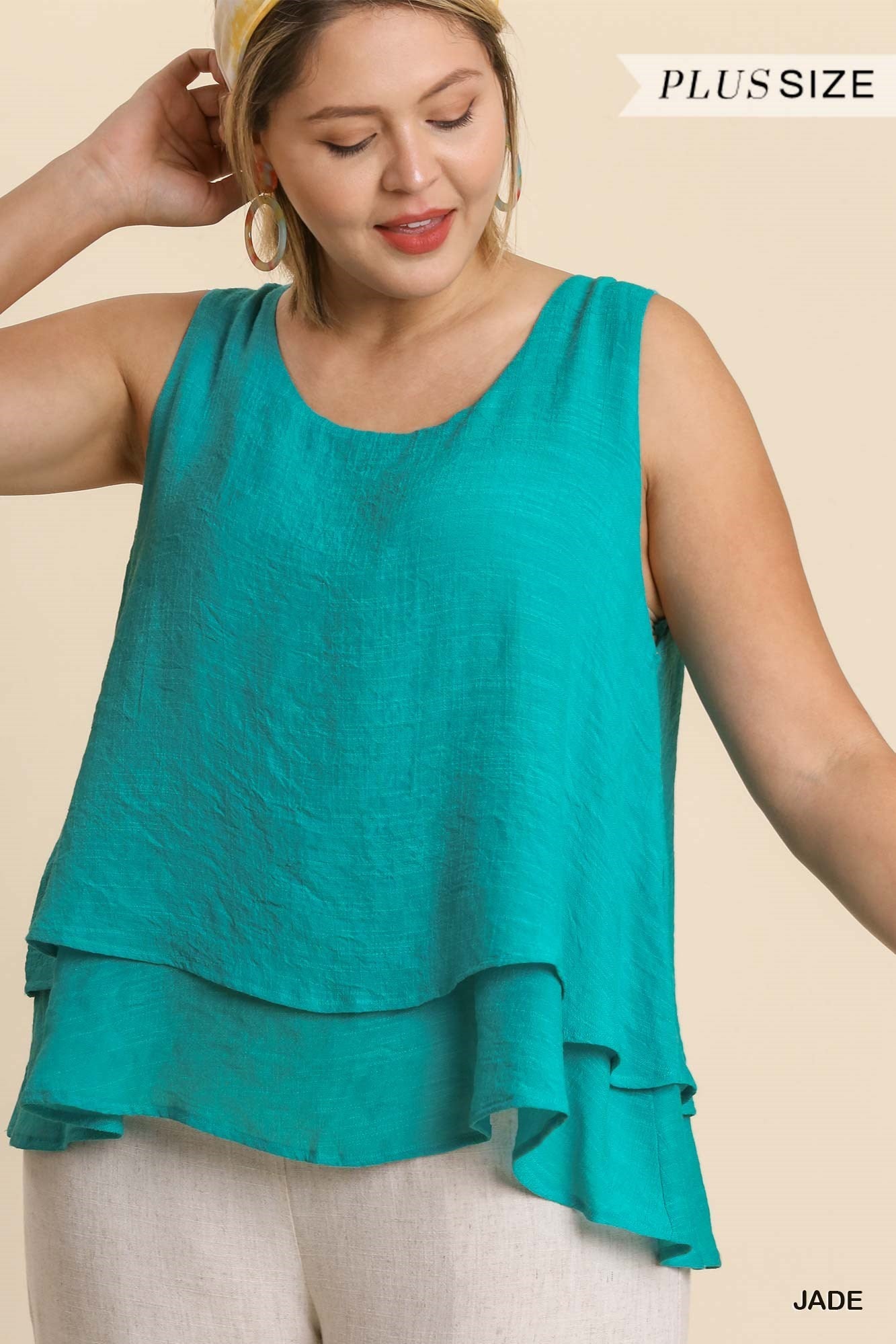 Sleeveless Layered Keyhole Back Top (curvy)